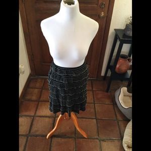 WOmen’s Blk/Beige Ruffled Skirt